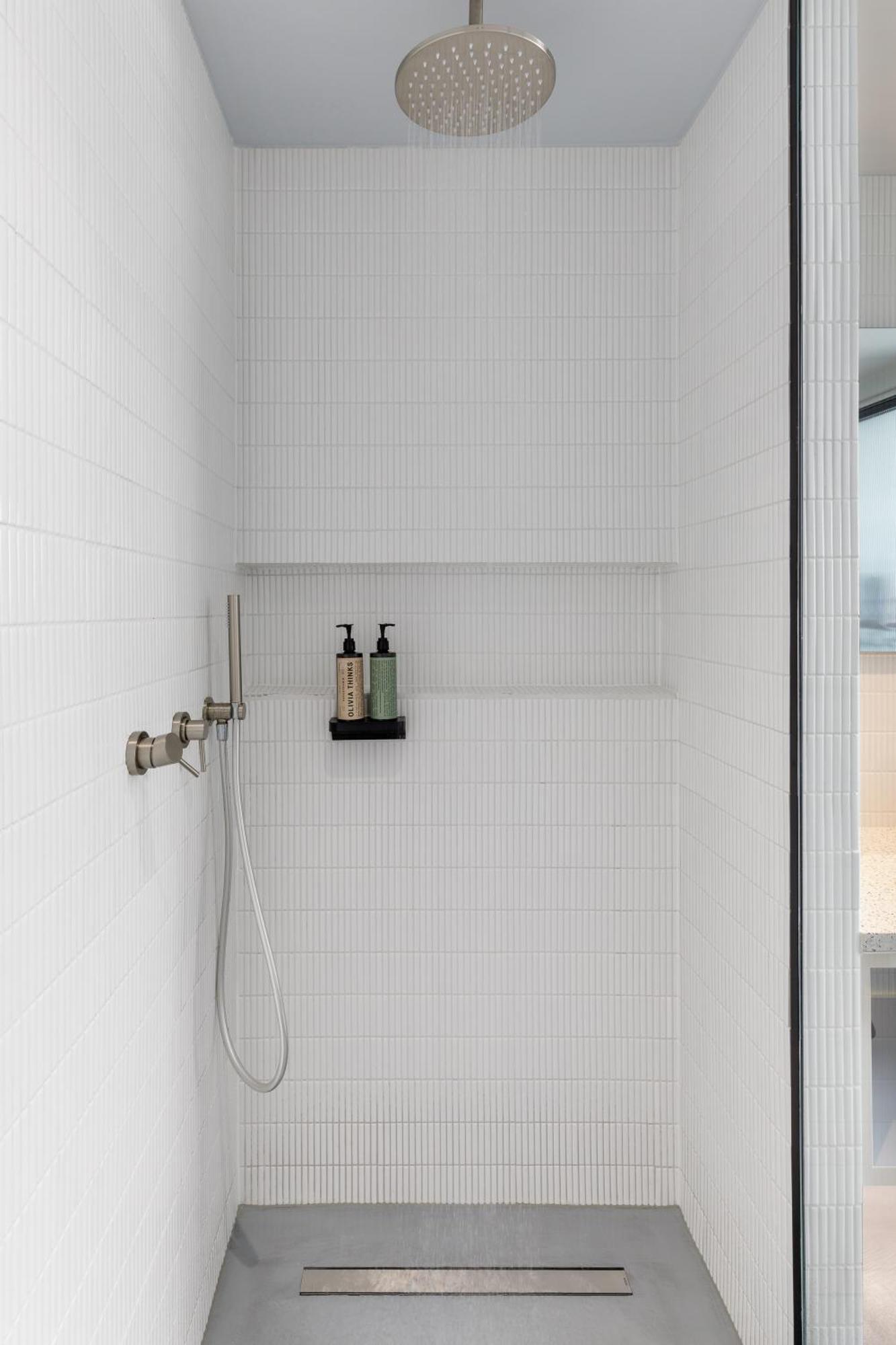 Nero Luxury Suites By Zennova Thessaloniki Exterior photo